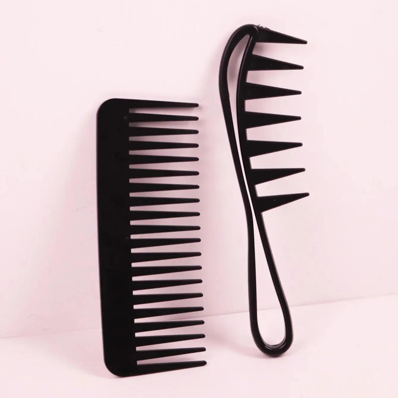 

Salon wide toothed comb and exfoliating comb, suitable for all hair types Special for real hair wigs