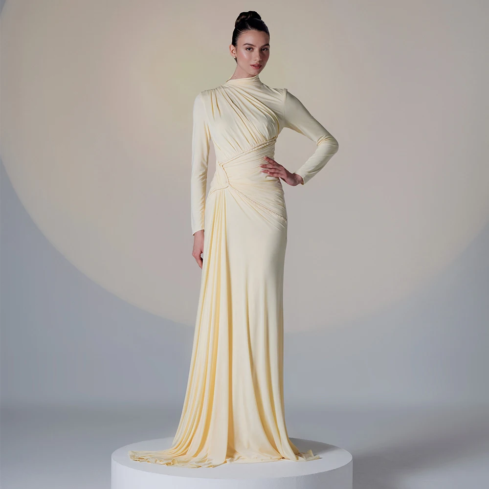 Maßgeschneiderte Dezente Damen-Abendkleider mit Langen Ärmeln Moderne Partykleider Meerjungfrau-Stil Plissiertes Hellgelbes Hochzeitsgast-Kleid