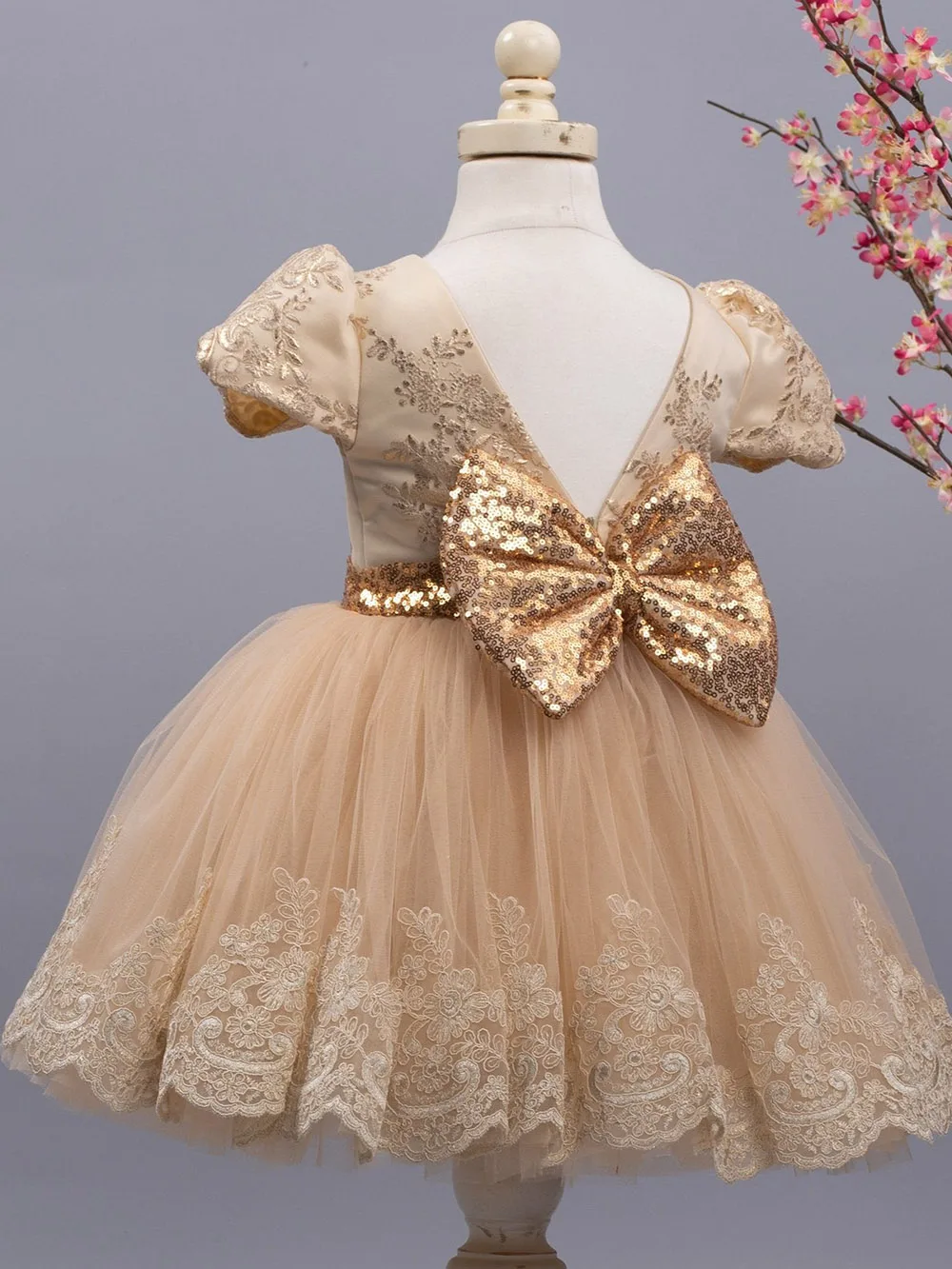 Tulle V-back Flower Girl Dress For Wedding Puffy Gold Lace Sequin Bow Short Sleeves Birthday Party Dress First Communion Gowns