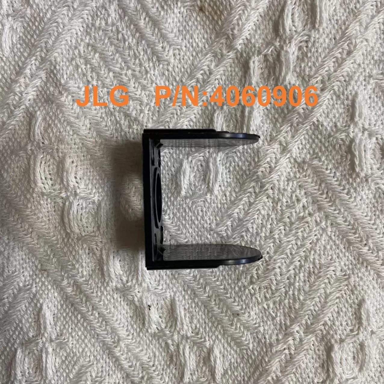 

4060906 SHIELD TOGGLE SW (TAB) используется для подъемников JLG