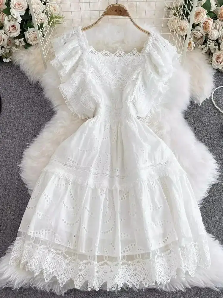 Chic Fliegen Sleeve Elastische Backless Spitze Borte Saum EINE Linie Kleid Sommer Elegante Frauen Solide Aushöhlen Stickerei Party Vestidos