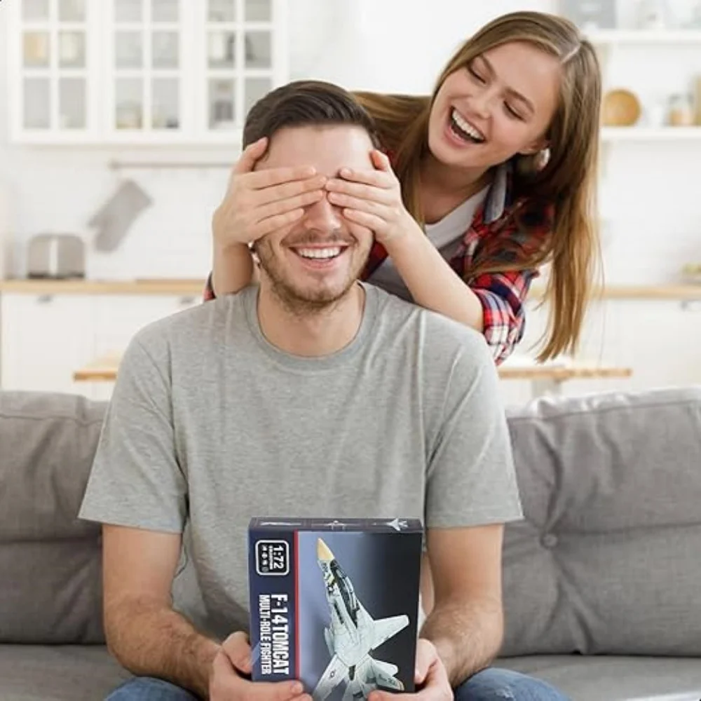 1/72スケール F-14トムキャット戦闘機モデルキット 白黒ABSプラスチック製模型飛行機 パズル 軍事用F14 ベース付きおもちゃ飛行機