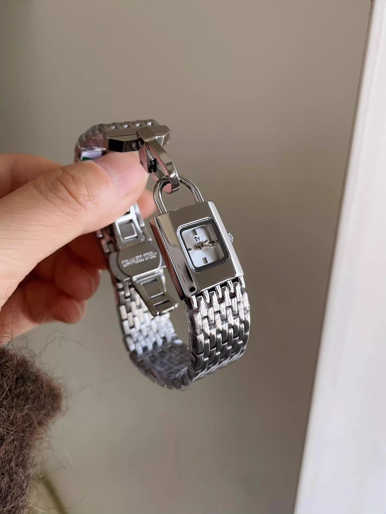 Delicate Lock Design Silver Retro Woman Quartz Watch Medieval Retro Bracelet Luxury Stainless Steel Woman Watch