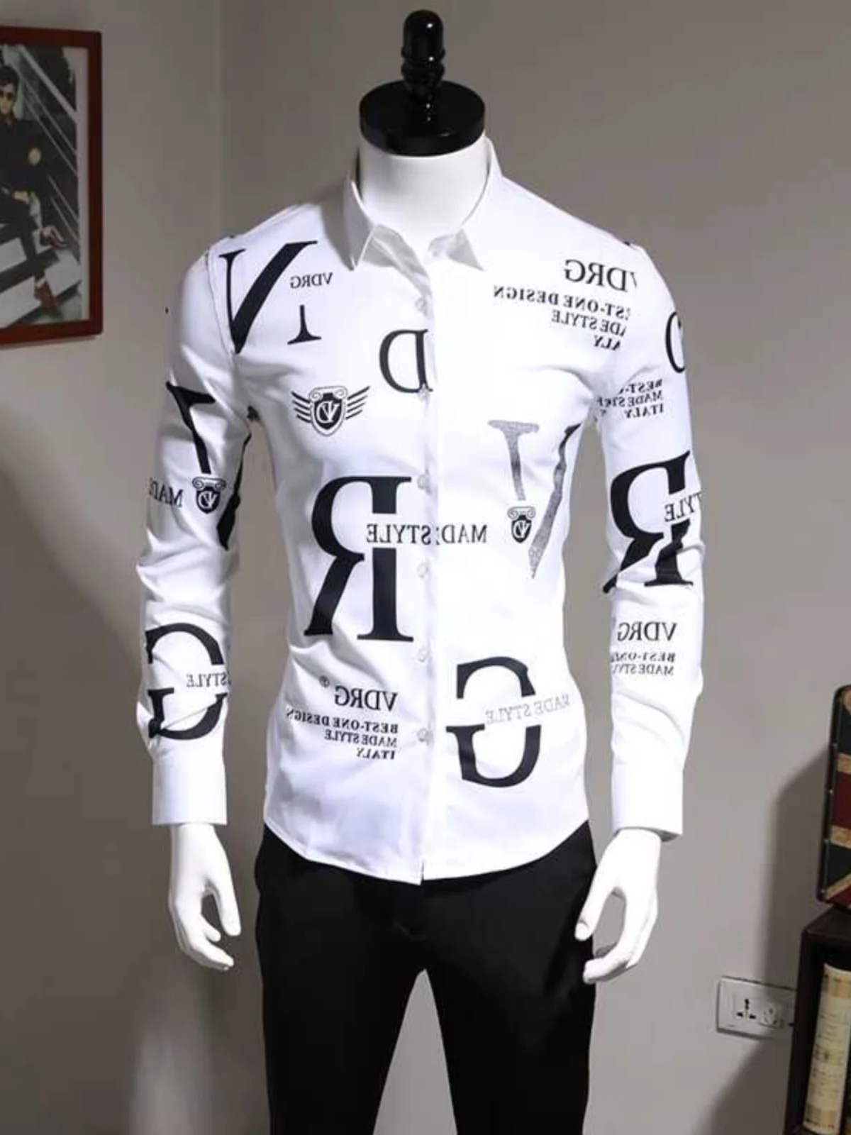 

Модная мужская рубашка с длинным рукавом и буквенным принтом, приталенная, повседневная, универсальная, белая, для весенне-осеннего сезона, молодежная, стильная