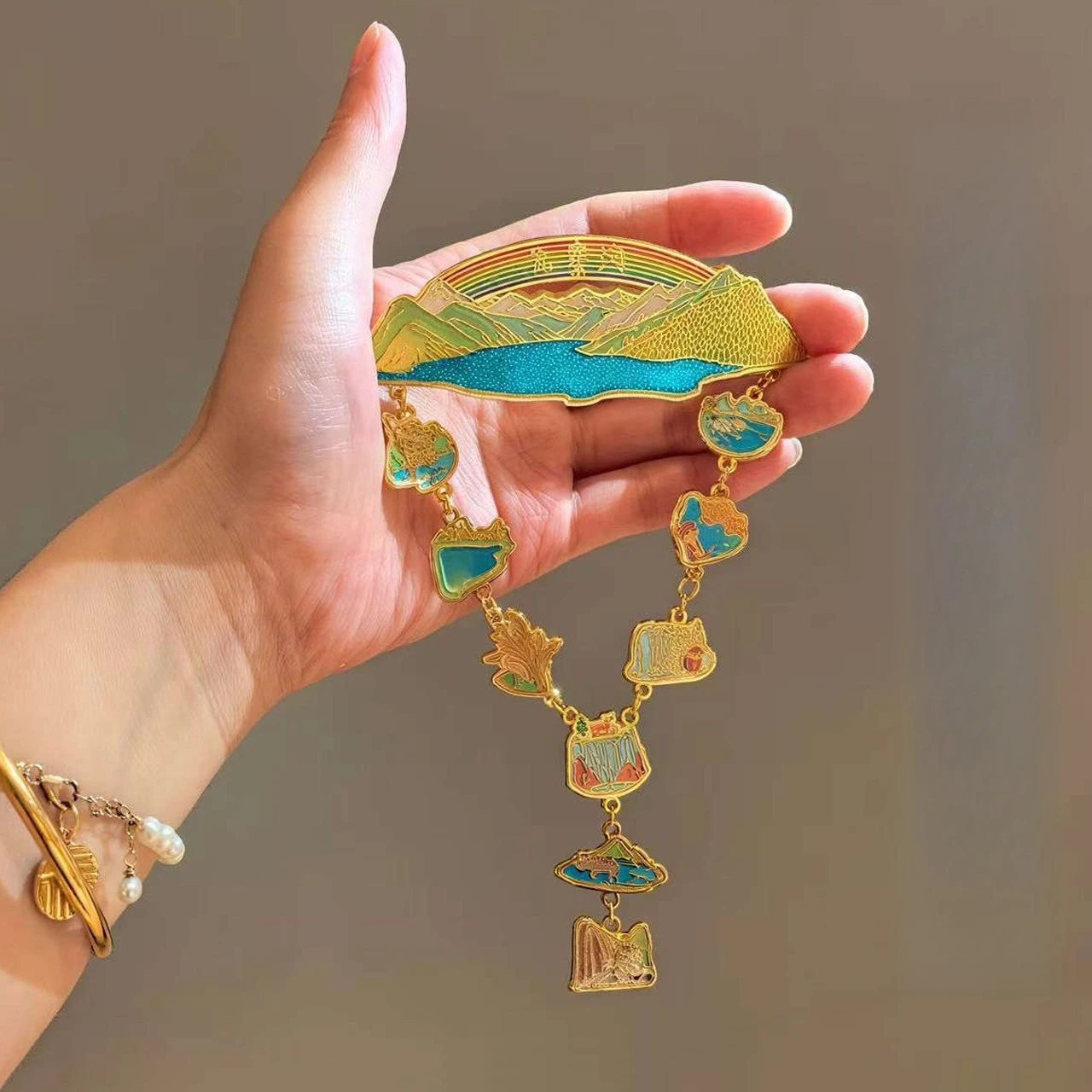 Jiuzhaigou Valley Scenic and Historic Interest Area Necklace, Refrigerator, Tourist Clock in Souvenir