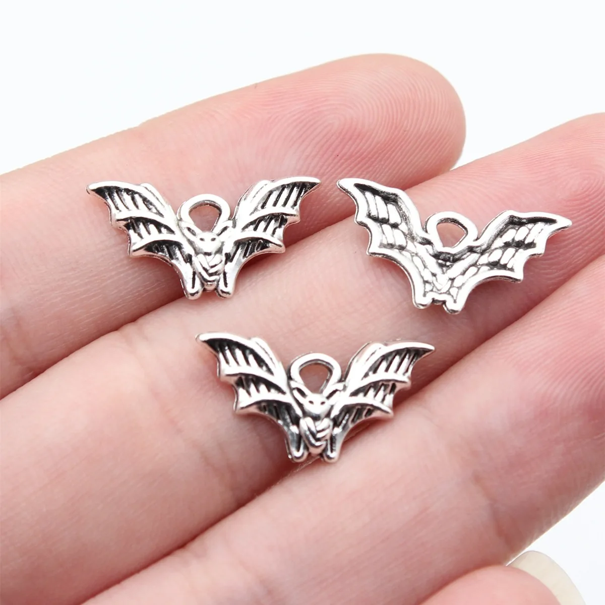 40pcs 20x10mm(0.79x0.39inch) Antique Silver Color Bat Charms Pendants DIY Jewelry Making Accessories