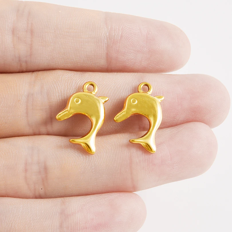 Gold Color 5pcs/Lot Stainless Steel Fish Pendant Fishtail Shark Small Goldfish Clown Fish Sea Animal No Fading Charm Pendants