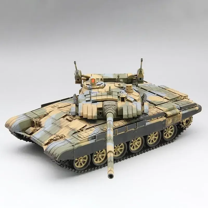 Amusing 35A039 1/35 Scale Model T-72M2 MODERNA model kit