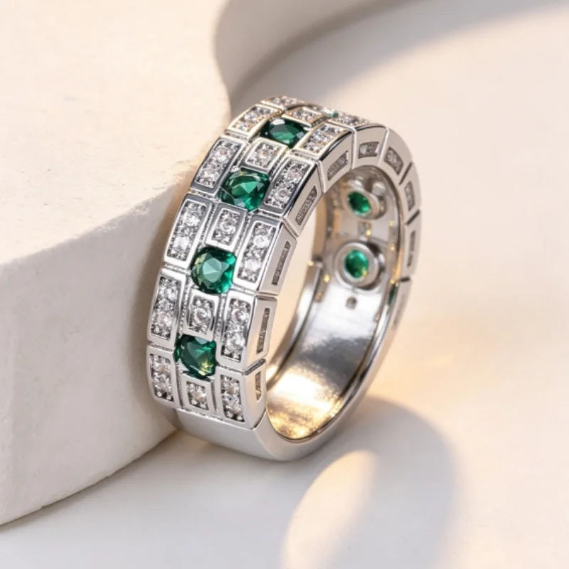 2026 New European and American New Retro Wide Version Emerald Ring Ladder Square White Diamond Splicing Green Accessory
