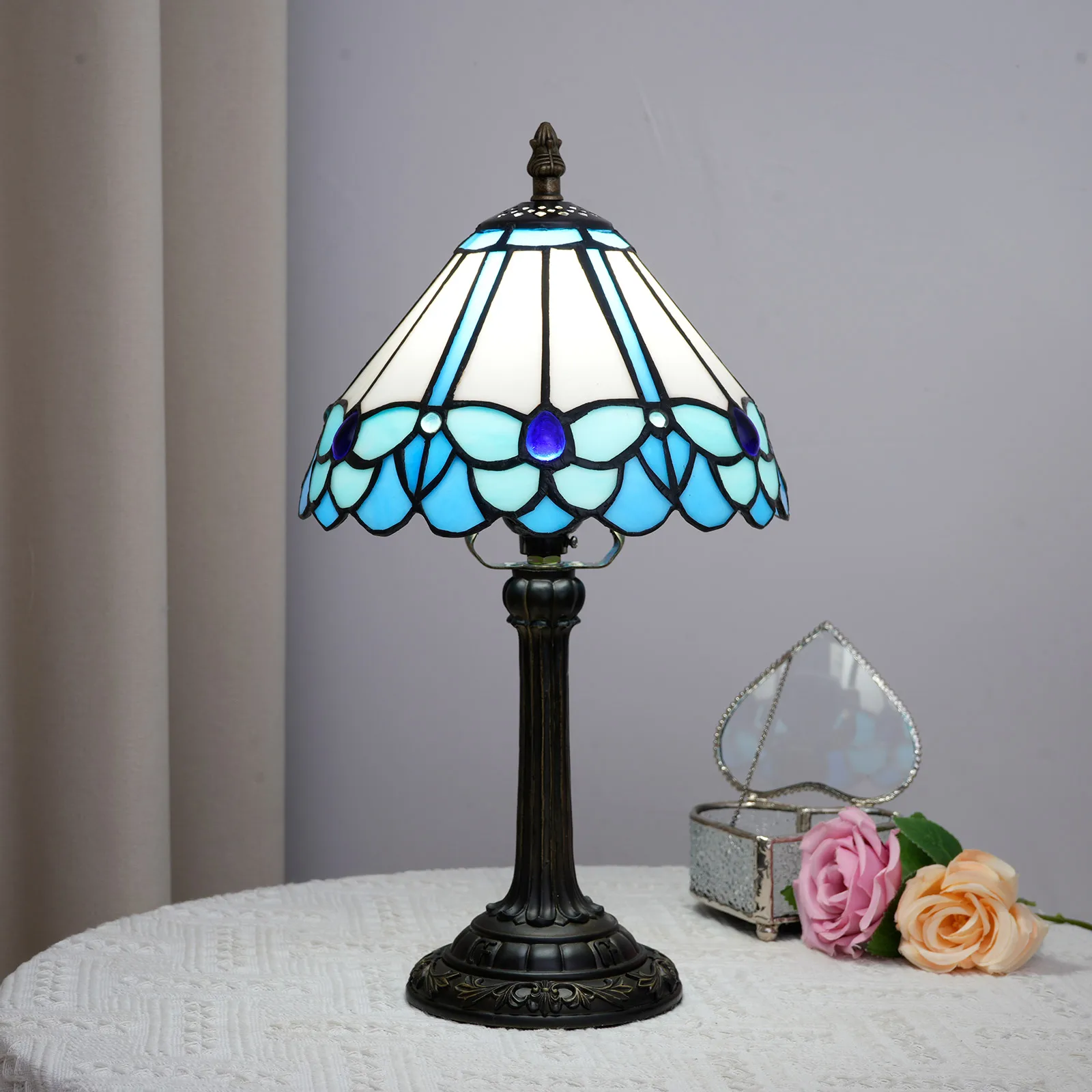 lampara-de-mesa-de-cristal-tintado-estilo-mariposa-azul-luz-nocturna-con-pantalla-hecha-a-mano-de-8-pulgadas-de-ancho-para-mesa-de-centro-mesita-de-noche-dormitorio