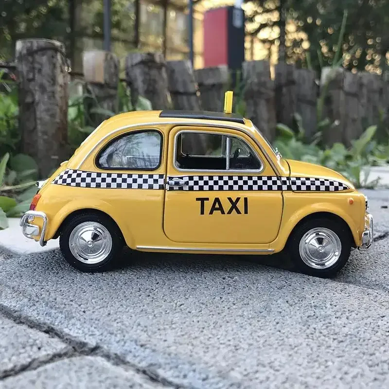 WELLY 1:24 Nuova Fiat 500 Taxi Classic High Simulator Model Car Diecast Car Toys  Alloy Metal Toy Car For Kids Collection B178