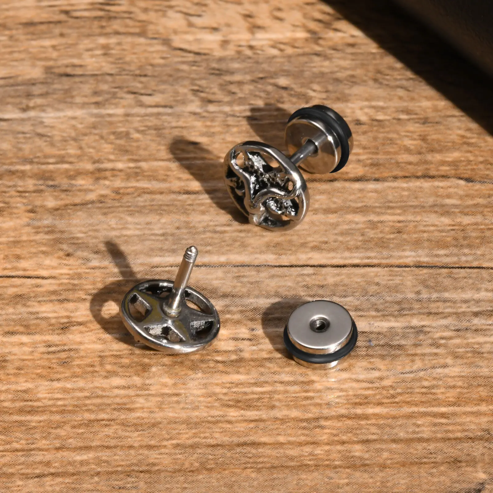 Vnox Gothic Devil Satanic Goat Satan Stud Earrings for Men Boys, Vintage Stainless Steel Star Demon Baphomet Earrings Jewelry