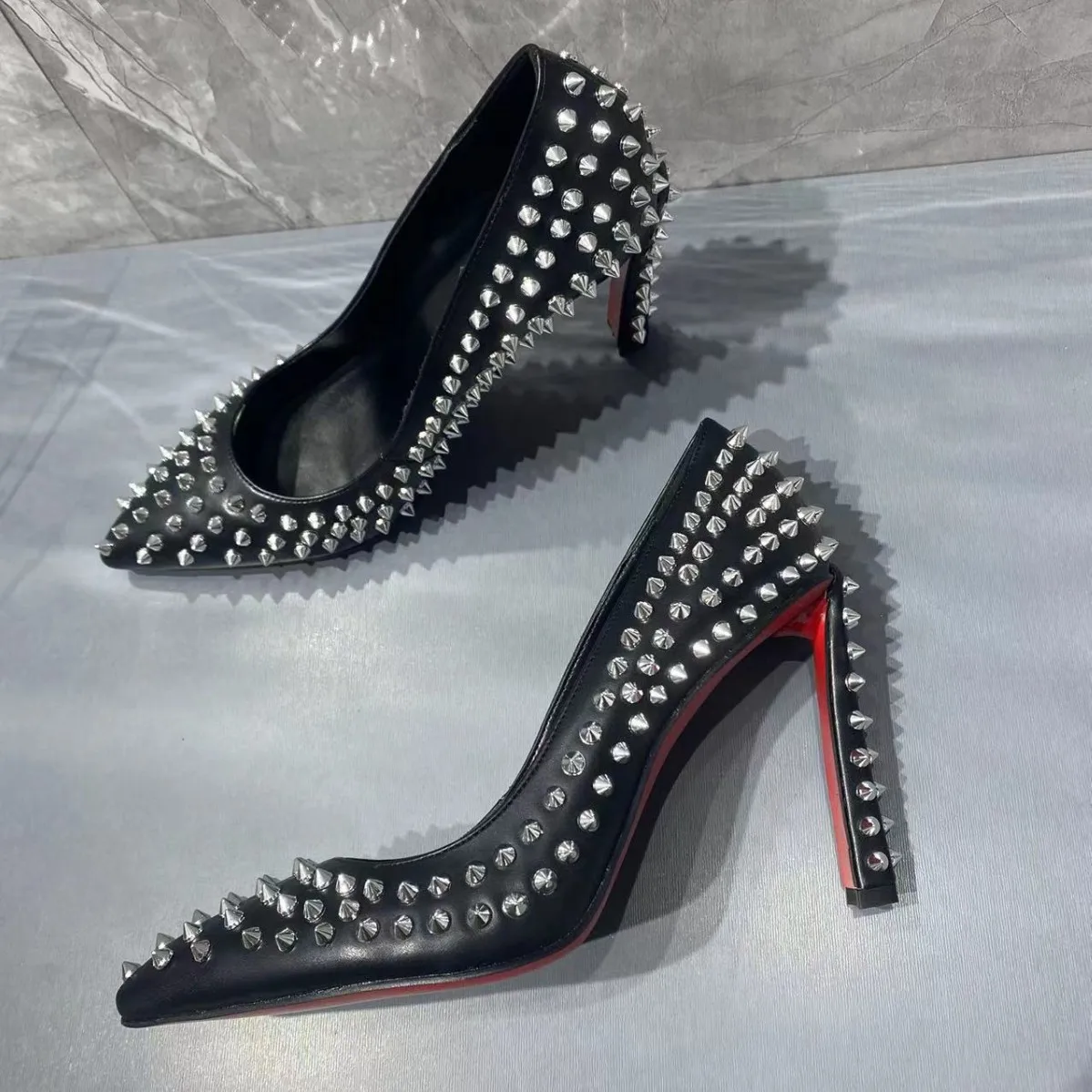 

Hemegot Full Silver Rivets Red Sole Pumps Women Slip On Pointed Toe Black Leather Luxury Shoes Lady Stiletto High Heels Fashion