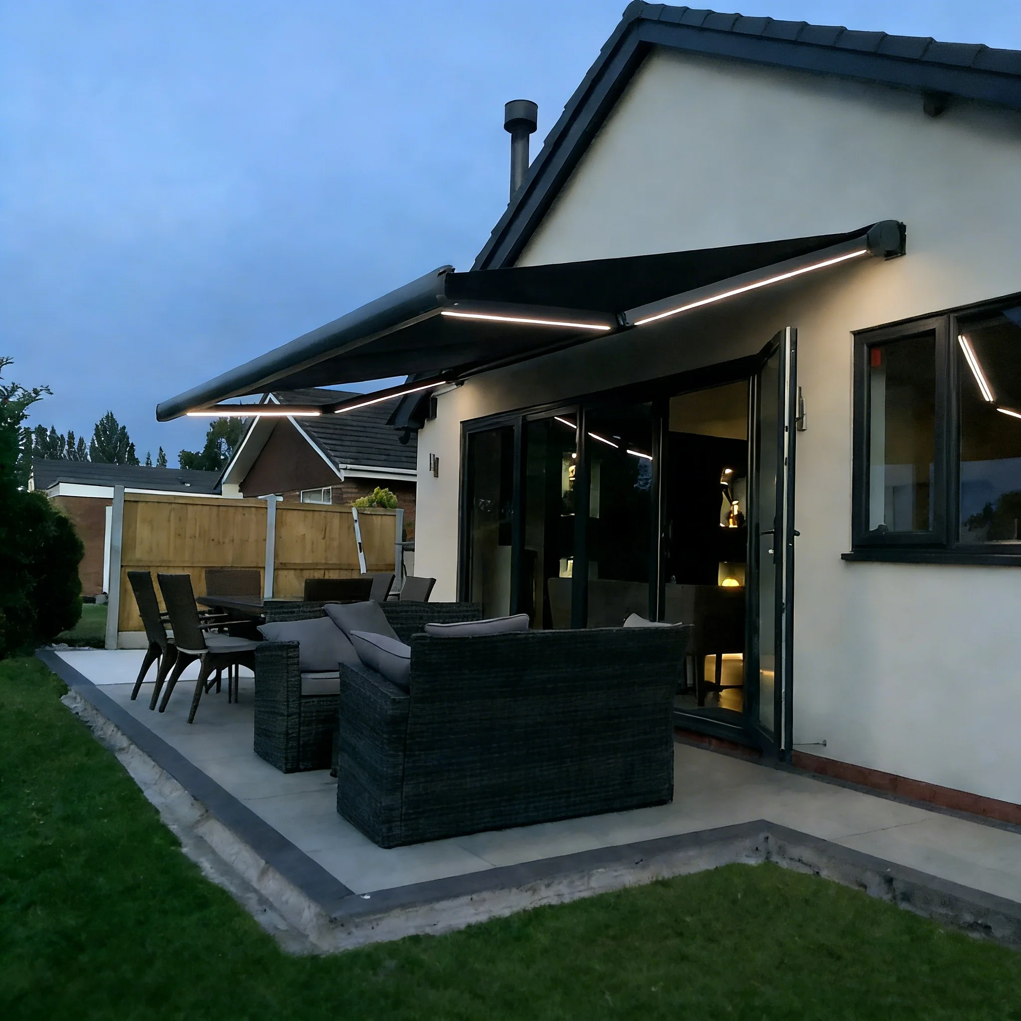Luxury Aluminum Frame Full Cassette Awning Wall Mounted Waterproof Motorized Retractable Acrylic Awning