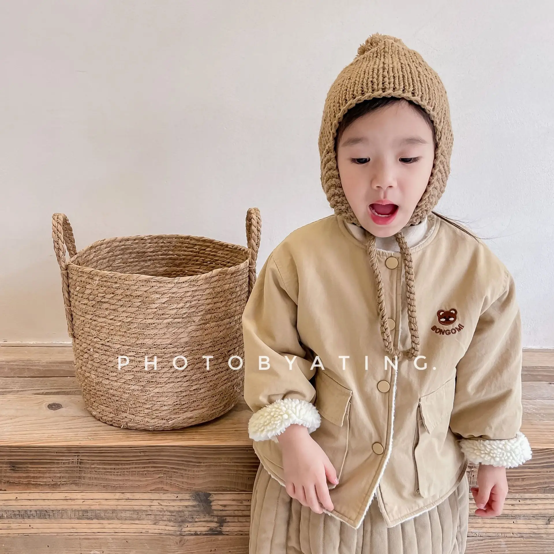 

Детская одежда 2025 года, осенне-зимняя детская зимняя одежда, корейская версия одежды из овечьей шерсти с хлопковой подкладкой для девочек w