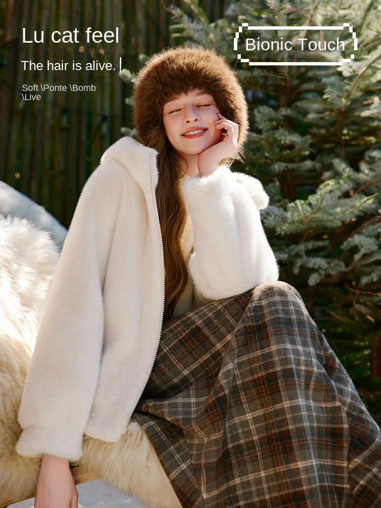Fur coat for women's winter 2025 new style, white fur one-piece, eco-friendly fur