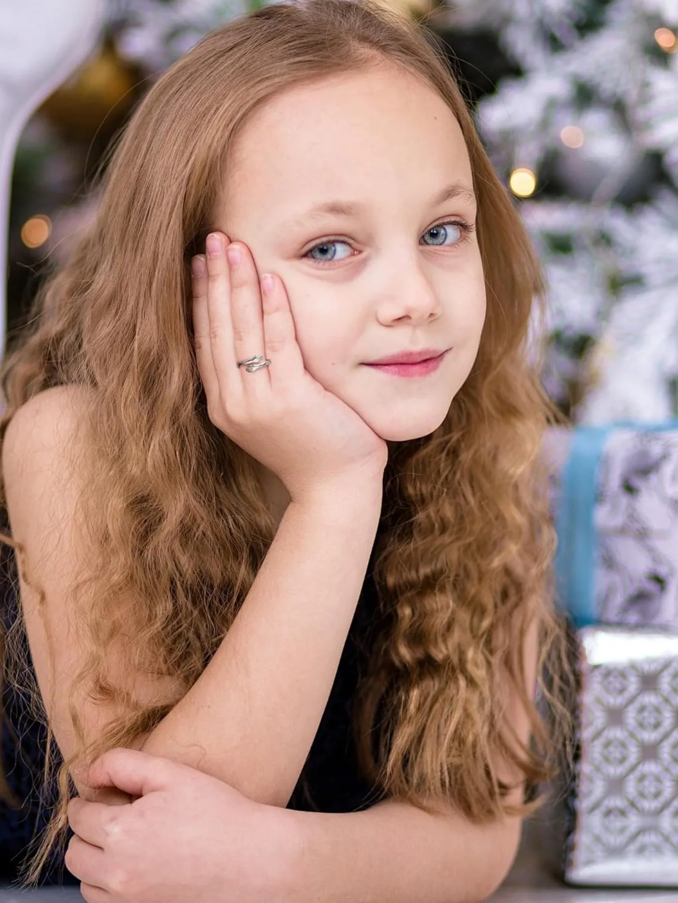 خاتم إيماءة عناق مع "أحبك إلى الأبد، أمي" فريد ومناسب للارتداء اليومي. إنه هدية عطلة للأمهات. #3