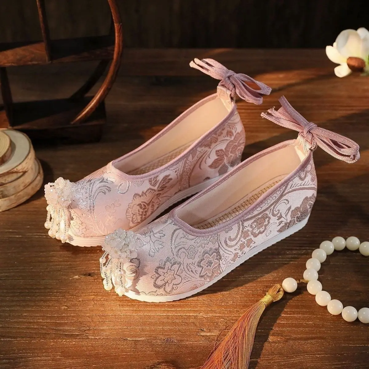 Slip on Hanfu Shoes Women Lilac Round Toe Brocade Embroidered Soft Sole Height Increase Ethnic New Versatile Embroidered Shoes