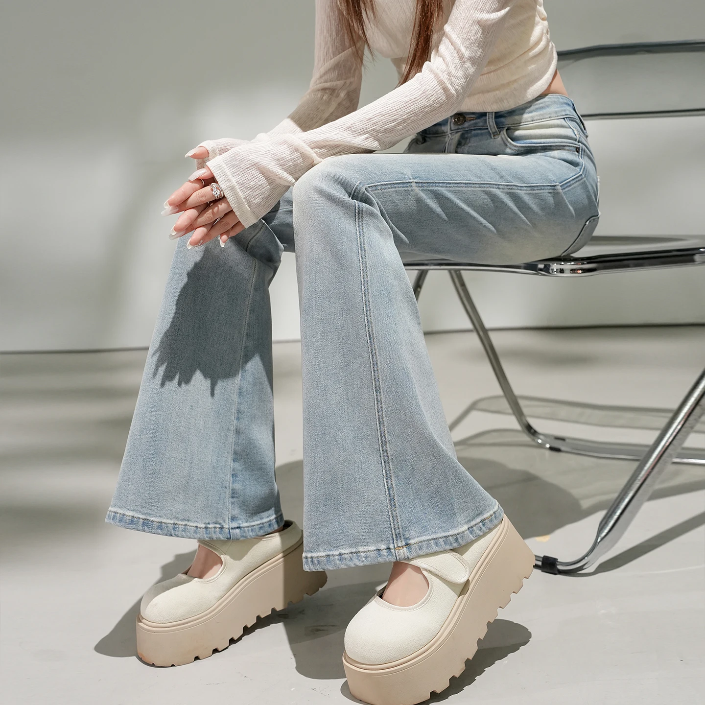 

Retro Flared Denim Jeans Women's Spring 2026 Slim Fit Elastic Hot Girl Design Bell Bottom Pants High Waist Long Pants Casual