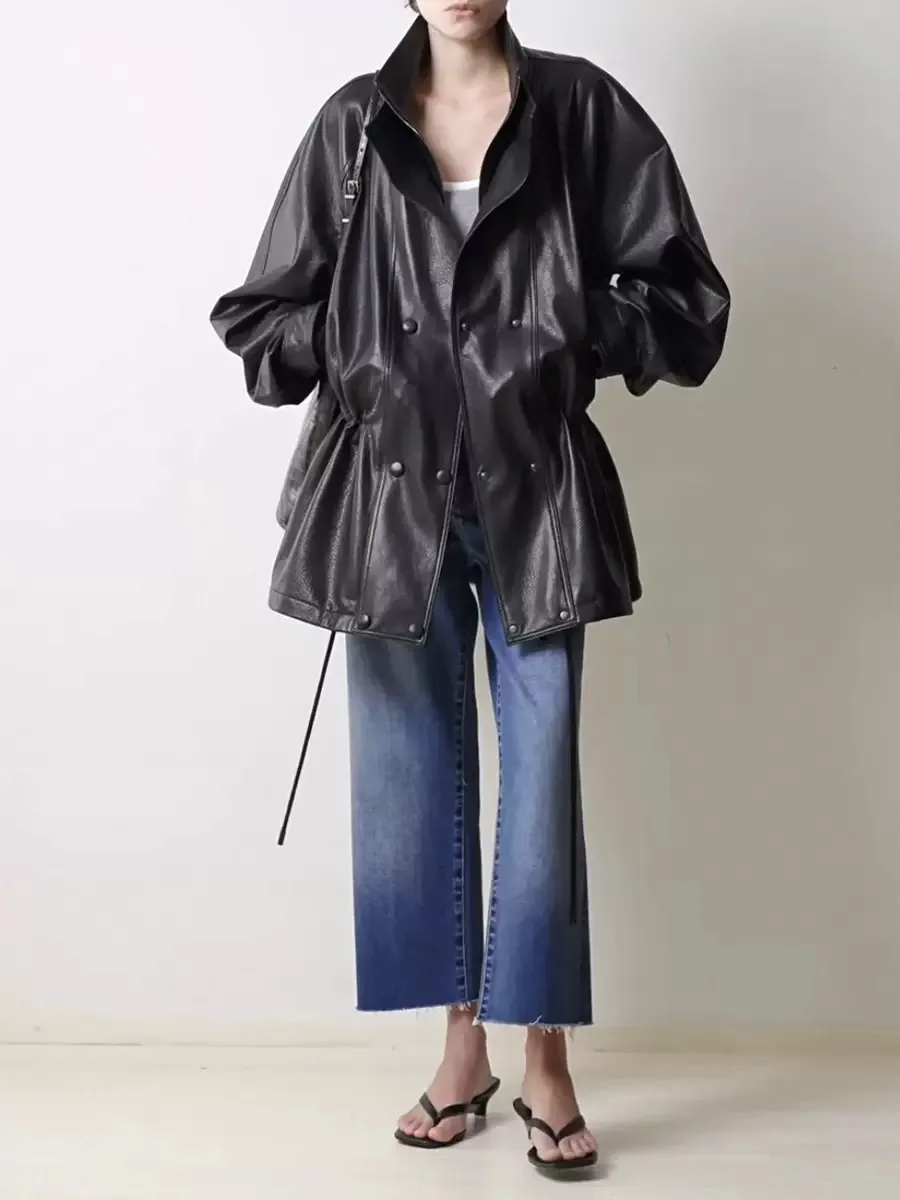 Giacca in pelle di pecora conciata alla moda per donna 2025 Nuovo colletto a doppio strato Vita pieghettata Cappotto lungo midi Giacca nera Dame