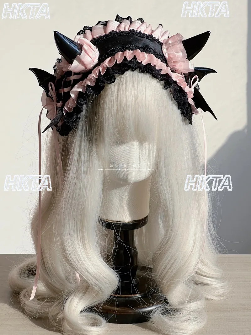 Bandeau de personnalité d'halloween fait à la main, accessoires pour cheveux pour femmes, gothique Lolita, magnifique couture en dentelle plissée, couvre-chef rose clair