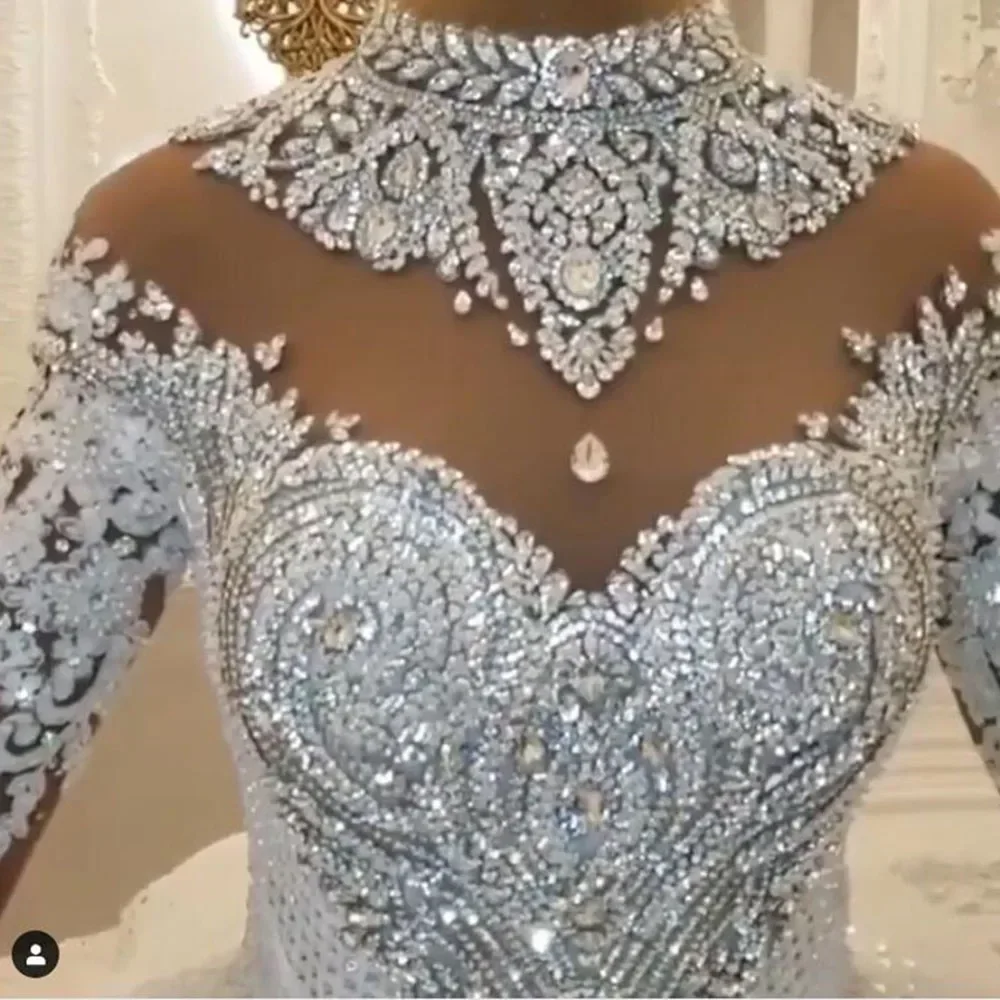 Vestido de novia personalizado con cuentas de cristales de chispa, vestido de novia con cola de capilla, mangas largas, espalda abierta de lujo, vestido de novia de talla grande