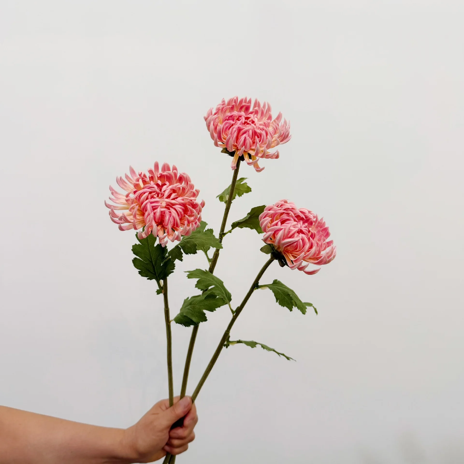 2 Stück Künstliche Blumen PU-Chrysanthemen Heimdekoration Hochzeitsblumenarrangement DIY Brautstrauß Zubehör Partydekoration – Detail 16