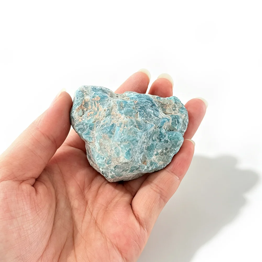 Natürlicher blauer Apatit-Rohstein, Mineralspezimen, unregelmäßiger Kristallfelsen für Heimdekoration, Tischdekoration, Ornament und Sammlerstück. – Detail 5