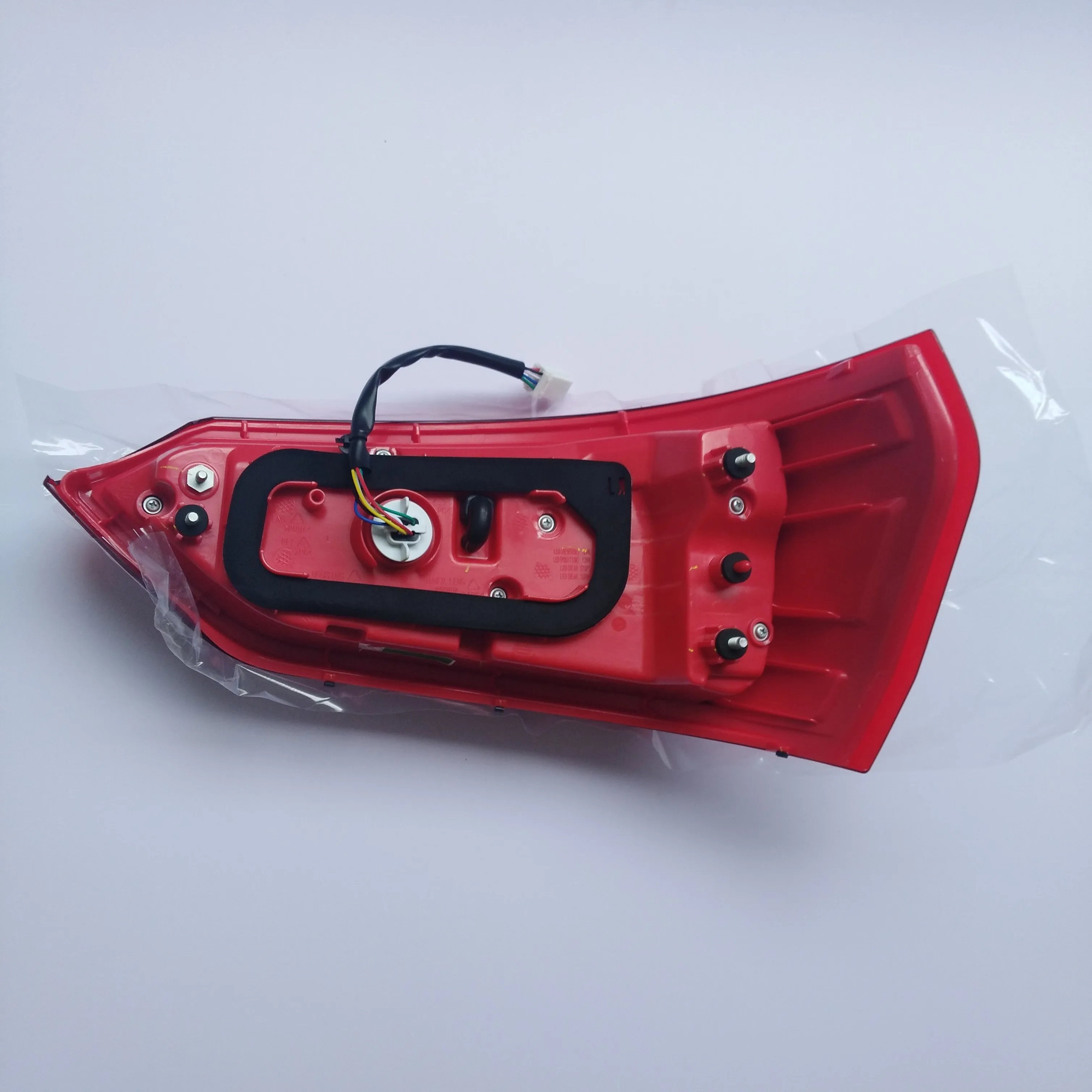 

Оригинальный качественный задний фонарь для DFM DFSK Glory 580 GLORY I AUTO