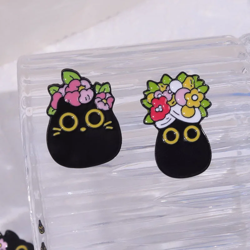 Cartoon Black Cat brooch Cute animal Metal badge Bag Accessory Pins wholesale Gift to friends