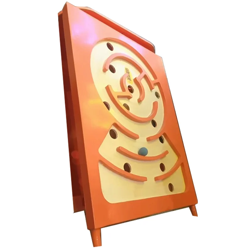 The manufacturer's new manually lifted balance maze is used for night market stalls and popular games