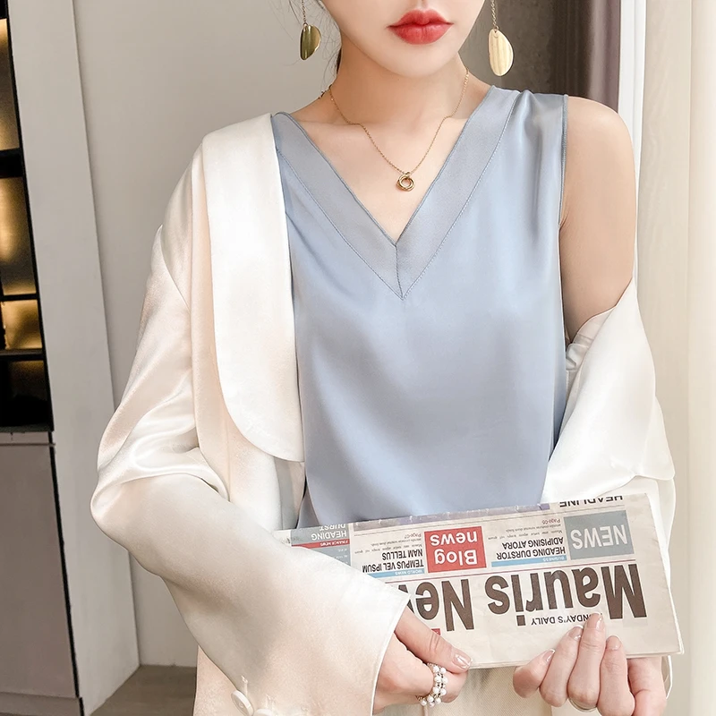 2023 New Summer Silk Camisole Ladies Satin V-Neck Mulberry Silk Suspenders Thin Sleeveless Top Inside T-Shirt And Bottoming Vest