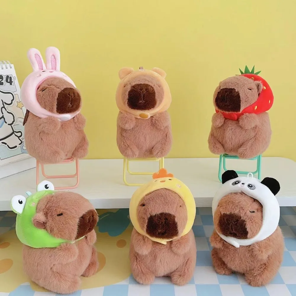 Bonito capivara chaveiro com abelha coelho sapo urso chapéu dos desenhos animados mochila pingente saco acessórios animais de pelúcia brinquedo presente aniversário