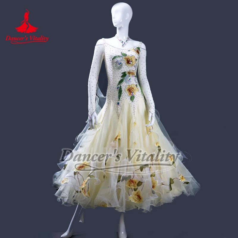 Women Waltz Foxtrot… - image