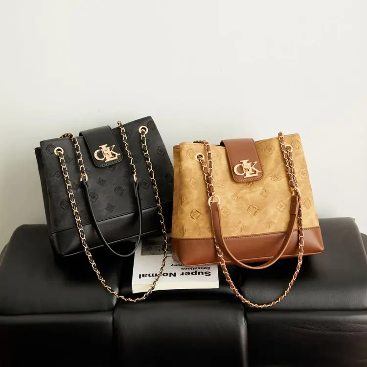 

Эргономичная сумка для подгузников с мягкими плечевыми ремнями, снимающая усталость при длительных активных занятиях на открытом воздухе.