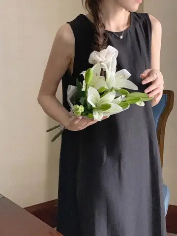 우아한 백리스 슬리브리스 베스트 드레스 여성 여름 2025 신상 비치 휴가 미디 스커트