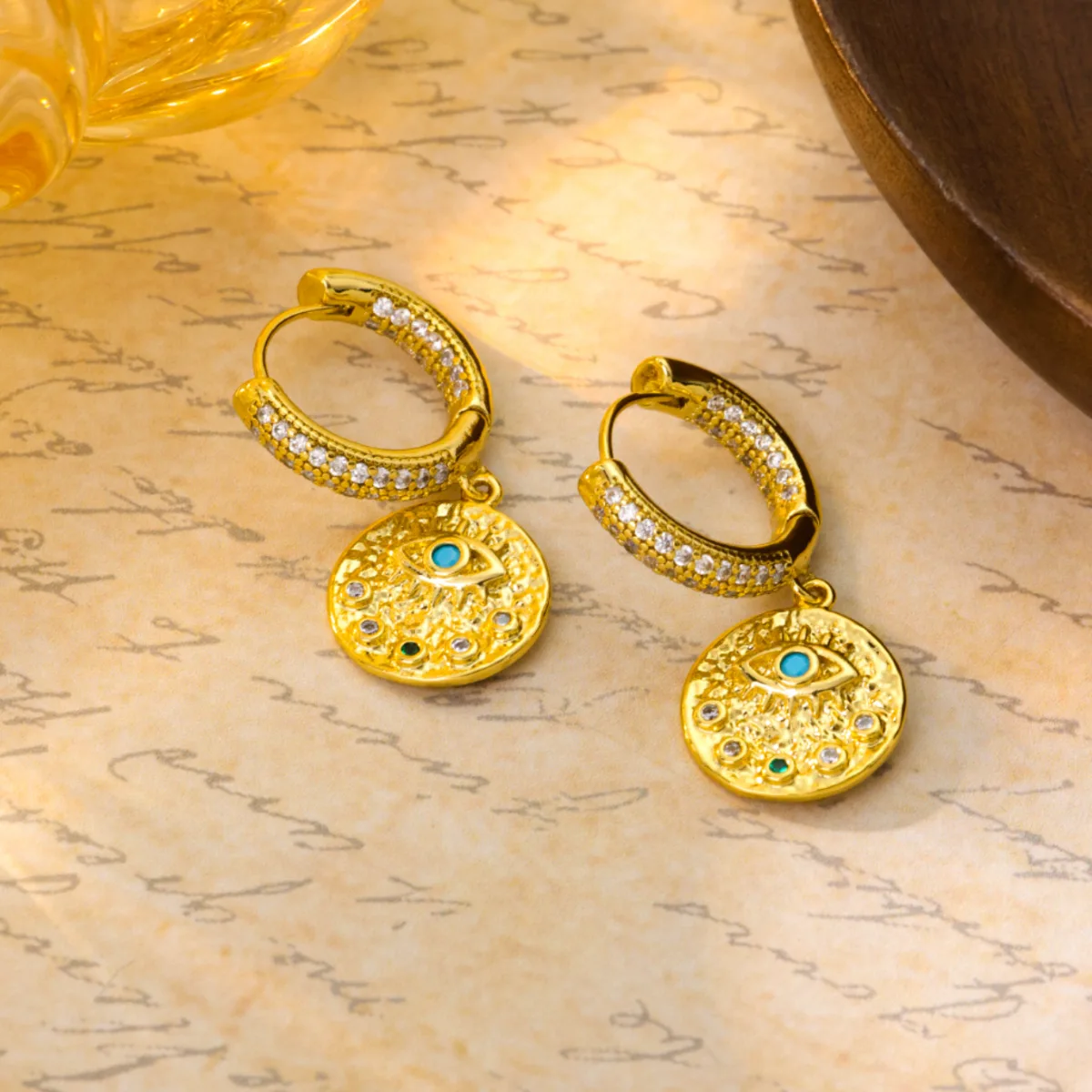 

Серьги «Глаз дьявола» с цирконом и медным покрытием из 18-каратного золота, легкие роскошные нишевые зажимы для ушей