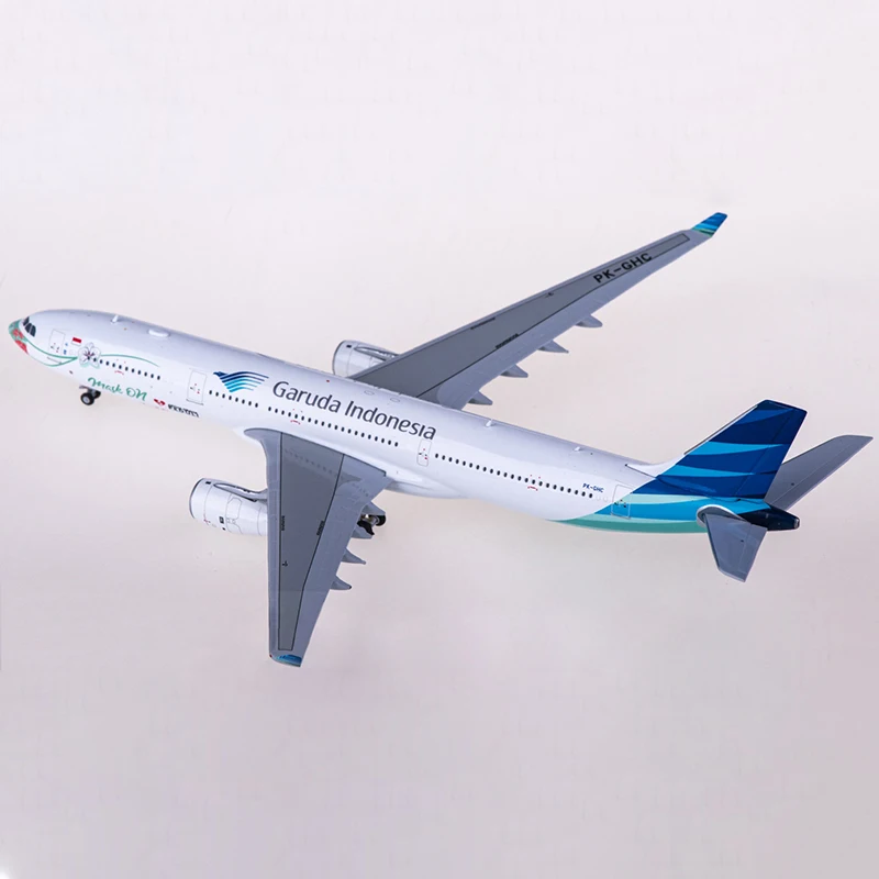 1:400 Scale LH4216 Garuda Indonesia A330 A330-300 PK-GHC Alloy Aircraft Model Adult Fans Collectible Souvenir