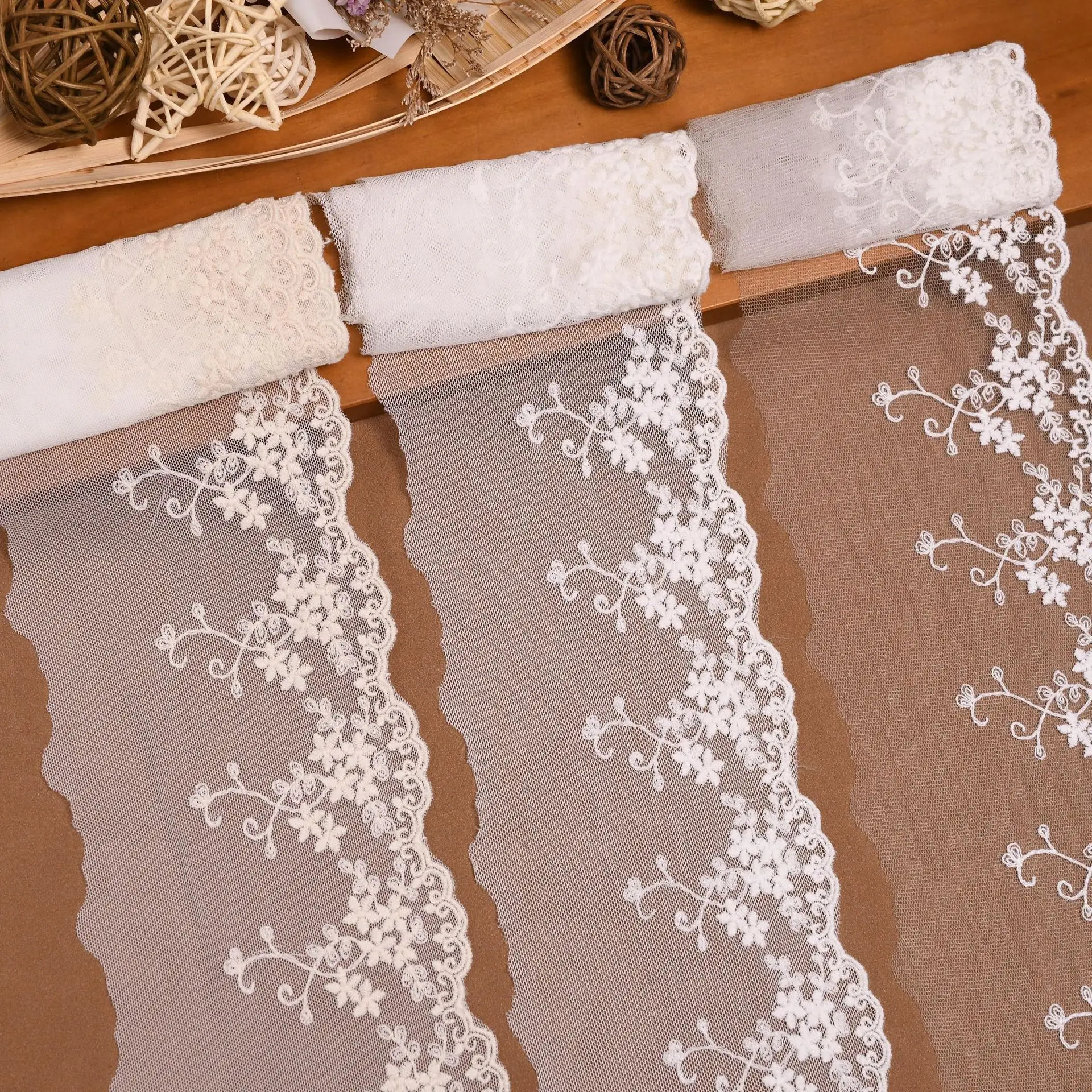 

15 Yards Embroidery Hollow Wavy Net Yarn Edge Cotton Flowers Beige Lace Ribbon Hair Bows DIY Crafts Handmade Accessories W369