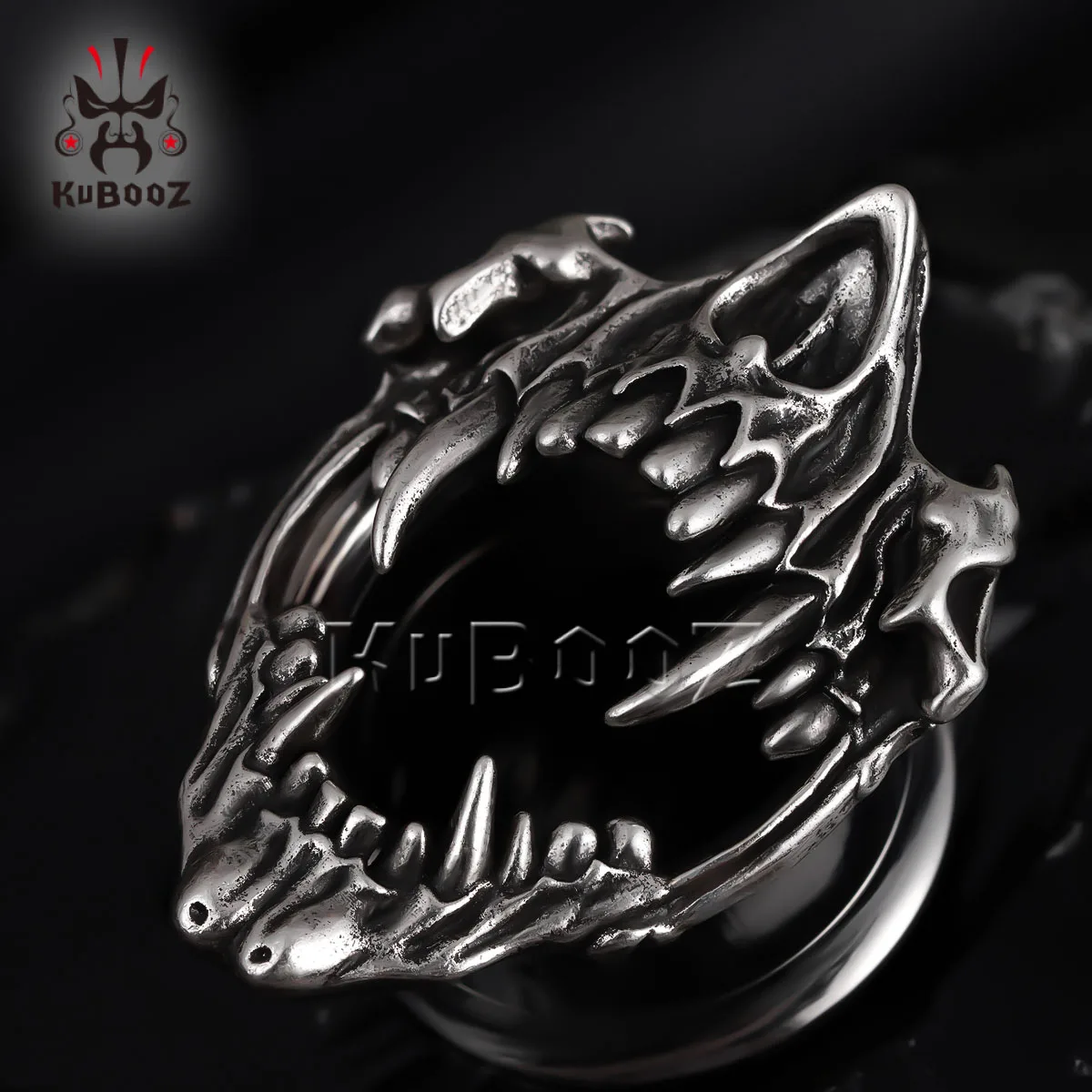 KUBOOZ الشرير مبالغ فيها الأنياب الأذن نفق المقابس الفولاذ المقاوم للصدأ الأذن مقاييس المتوسع مجوهرات للجسم للرجال والنساء 1 زوج