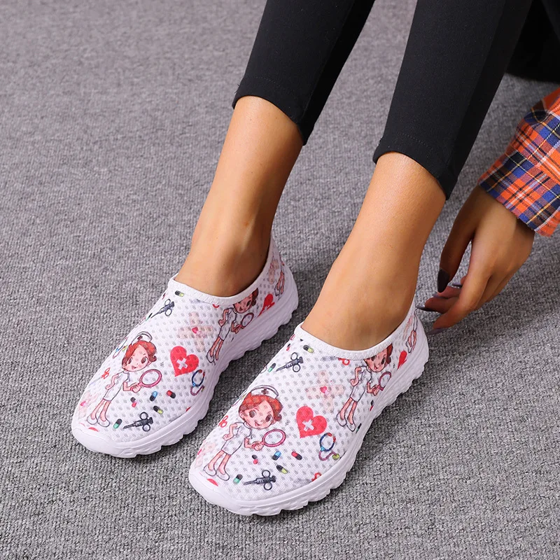 Nurse Shoes Women Print Breathable Sneakers Slip-on Light Non-slip Flats Ladies Soft Bottom Cartoon New Female Shoe Moccasins