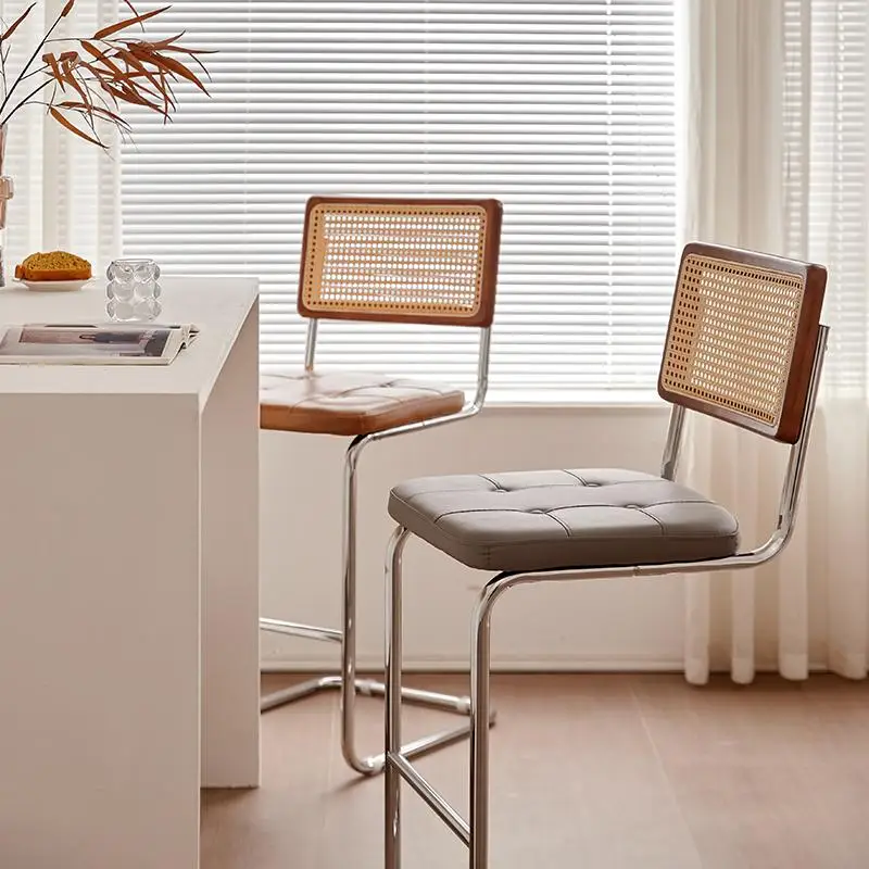 Mid-Century Modern Barhocker Rattan Esszimmerstühle Vintage High Foot Thekenhocker Designer Homestay Freizeitstuhl mit Rückenlehne