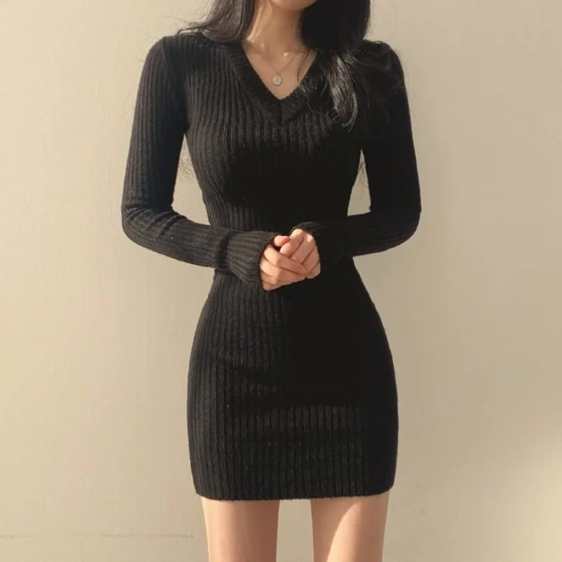 Outono inverno feminino curto de malha com decote em v vestido fino ajuste bodycon com camada base interna vestido