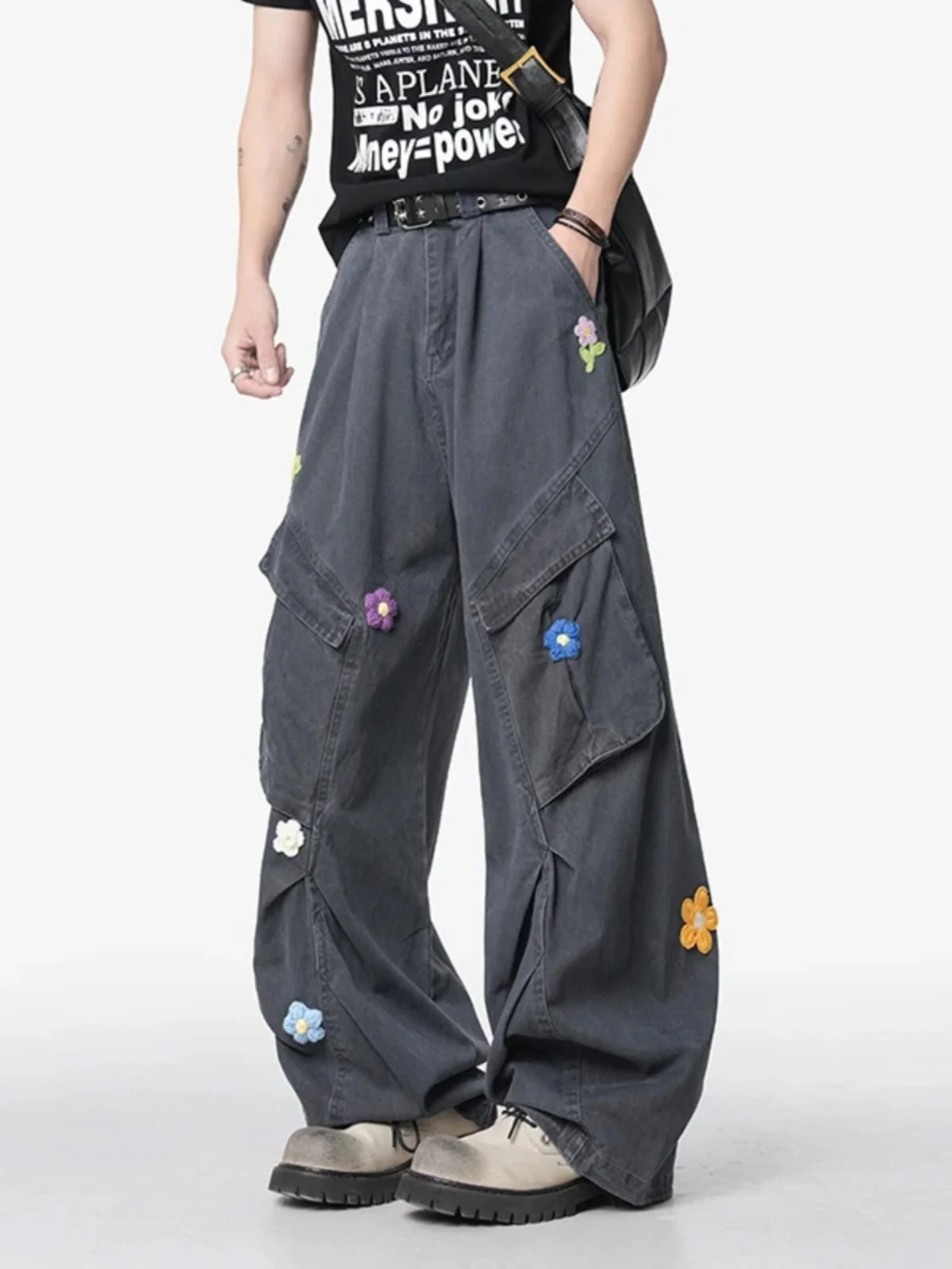

Oversized Cargo Pants Men's Loose Wide Leg Casual Trousers with Big kets Embroidered Small Flowers Spring Autumn Wear