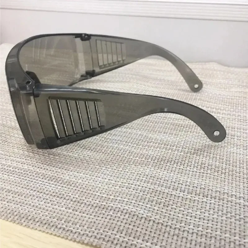 

2PCS Safety Goggles Anti-UV Anti-Impact Protective Eyewear for Lab Outdoor Work Sun Protection Glasses