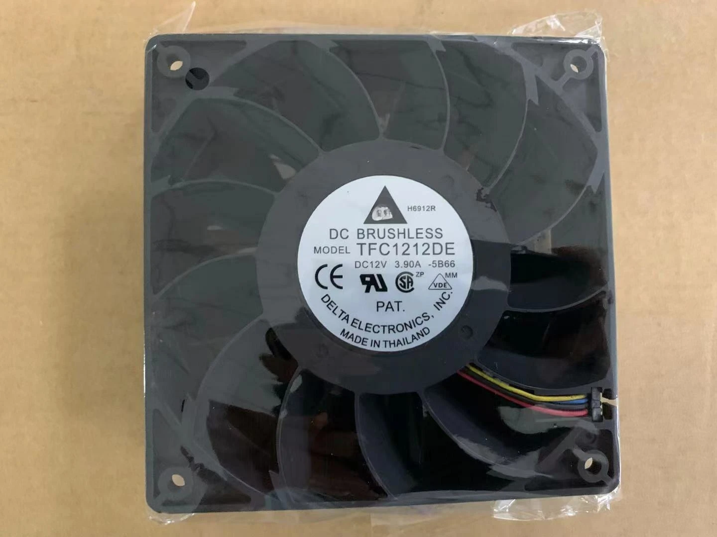 Для Delta TFC1212DE 12038 12 В 3,90 А 12 см сверхвысокий объемный вентилятор с двойным шариком Для Delta TFC1212DE 12038 12 В 3,90 А 12 см сверхвысокий объемный вентилятор с двойным шариком