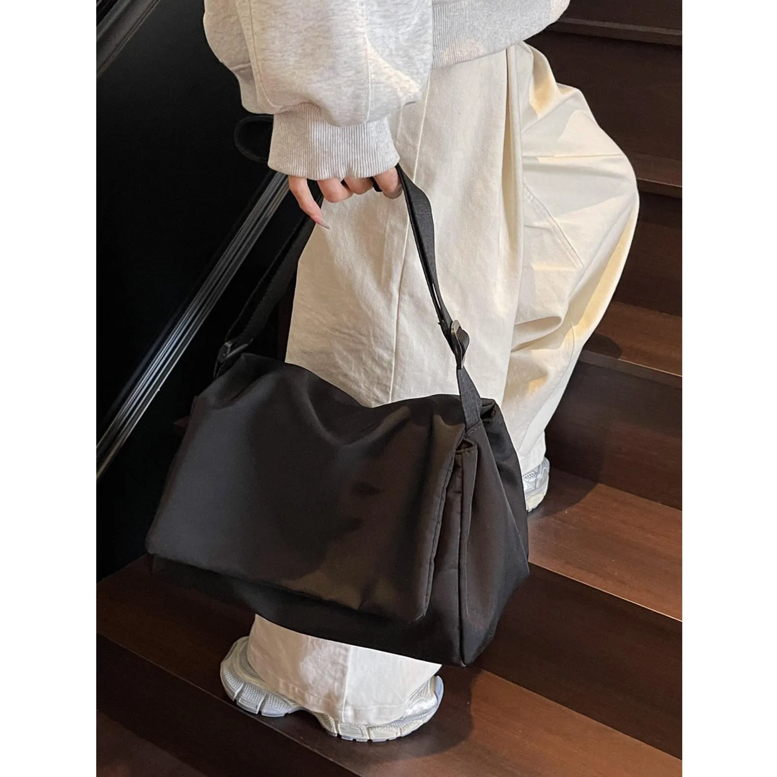 

Korean version of college student canvas crossbody bag for women new solid color class shoulder bag, large capacity canvas bag