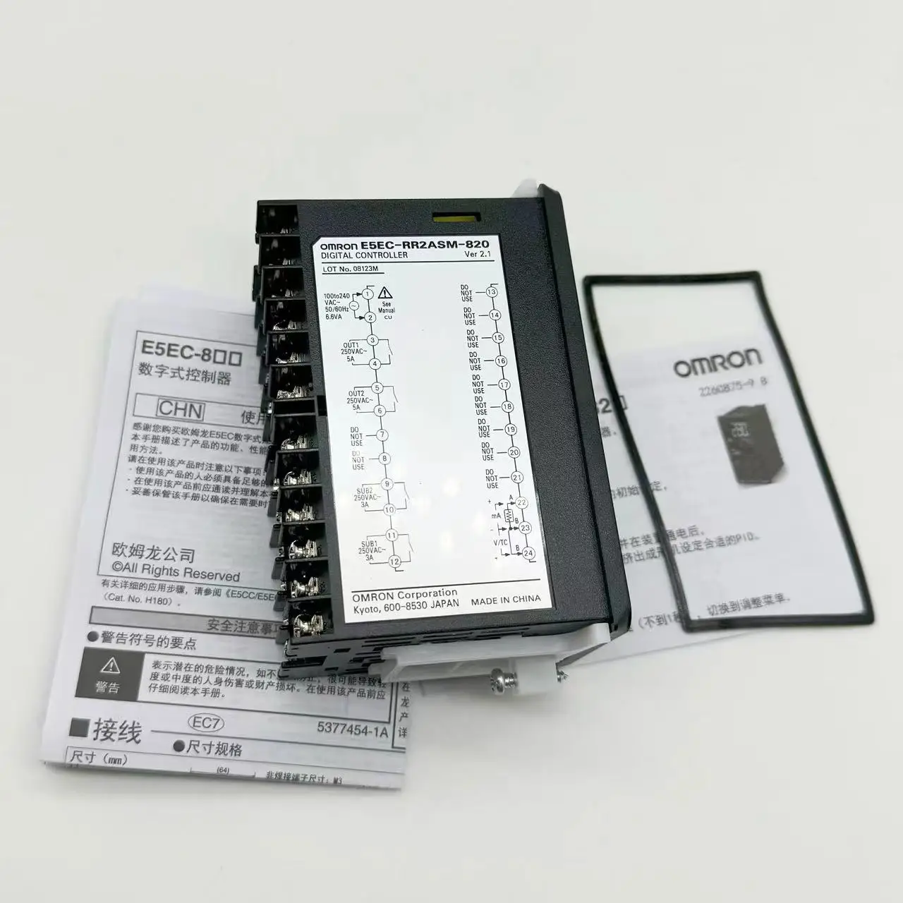 Japanese E5EC-RR2ASM-820 DIGITAL TEMPERATURE CONTROLLER