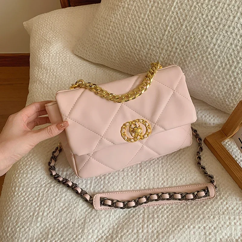 High-end Texture Casual Shoulder Messenger Bag Girl Chain Rhombus Small Square Bag Fashion Simple Luxury.