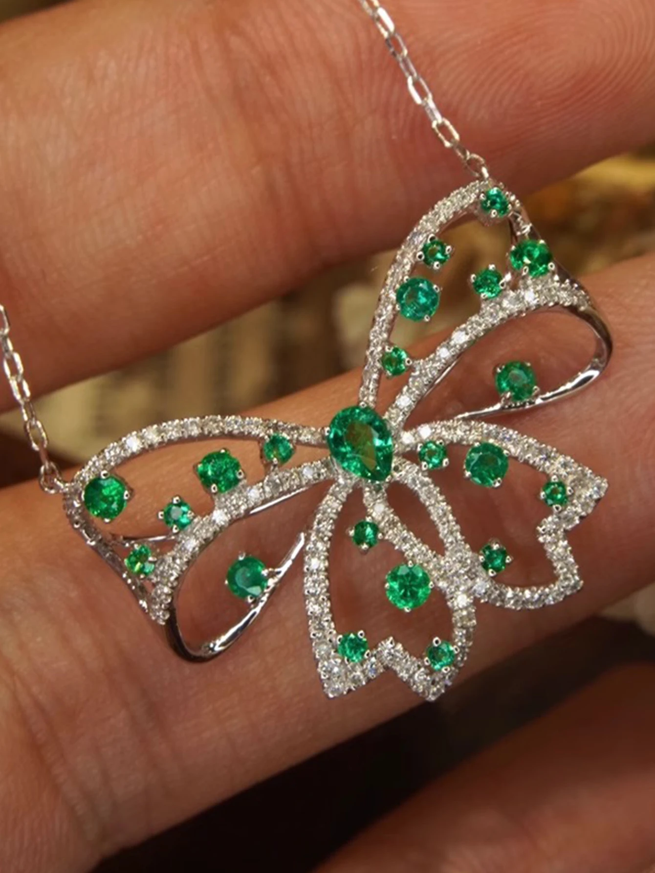 solid-silver-s925-women's-jewelry-inlaid-with-green-zircon-bow-necklace-best-friend's-birthday-gift-gift-giving